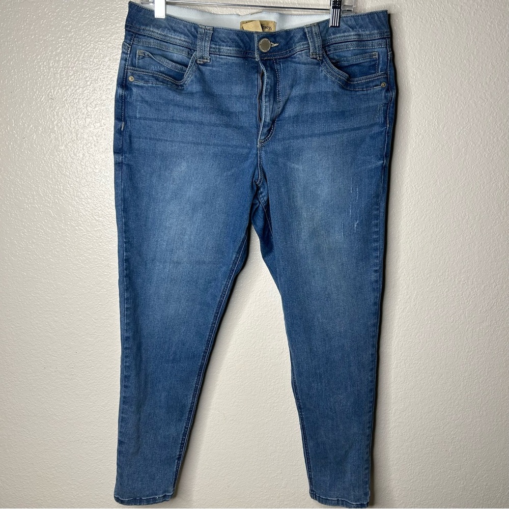 Women Jeans
Size 16